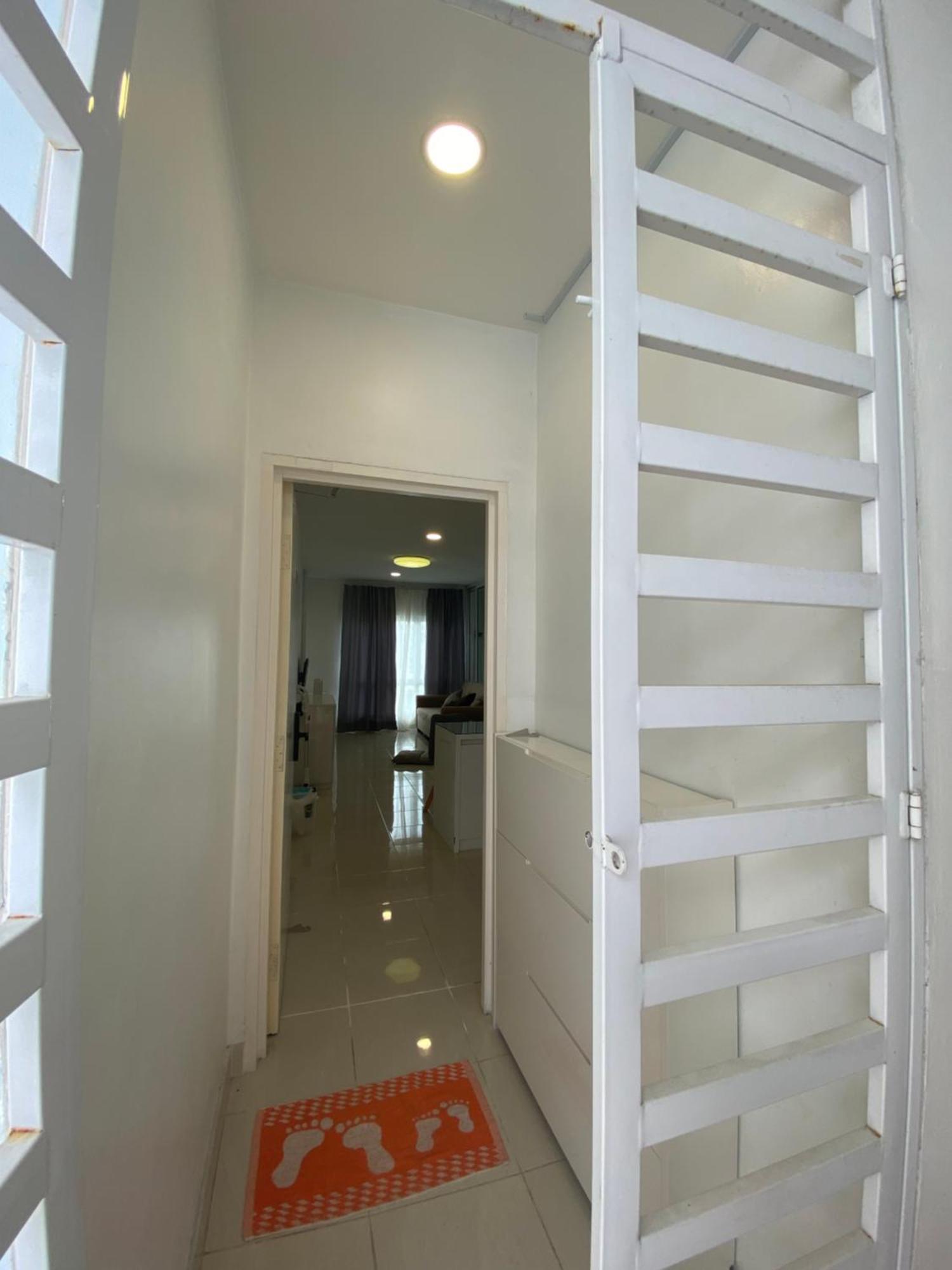 Papillon Escape Kuching